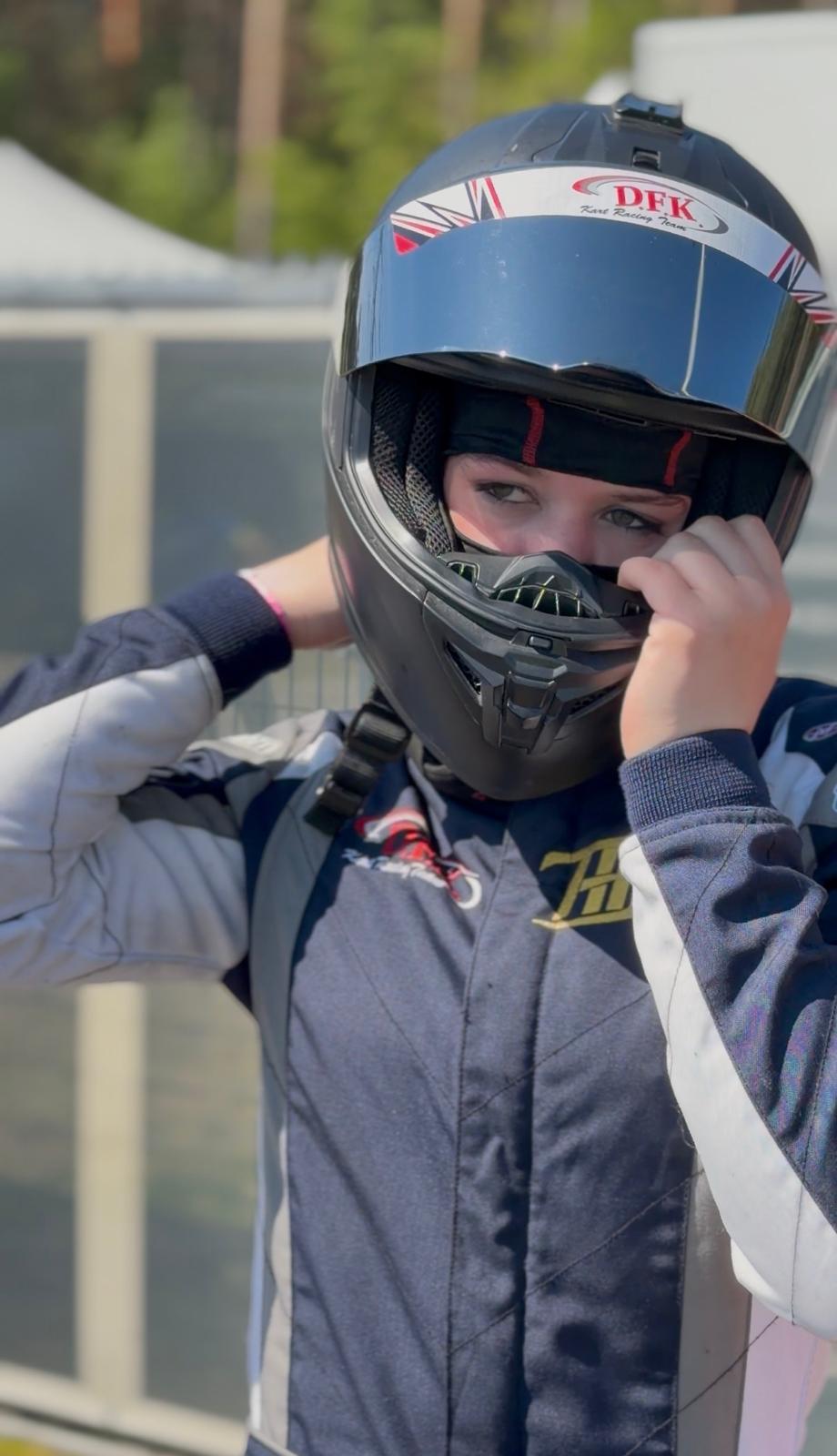 Tessa De Hondt zet haar helm op